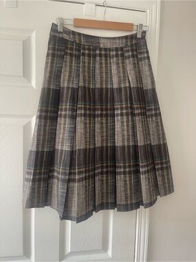 Pleated Plaid Midi Skirt in Gray and Black